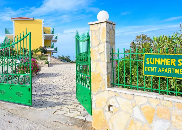 夏日阳光公寓 *